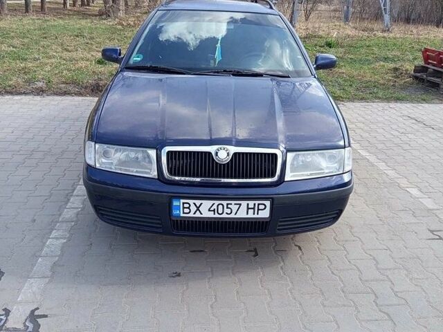 Синий Шкода Октавия, объемом двигателя 1.6 л и пробегом 200 тыс. км за 3500 $, фото 1 на Automoto.ua