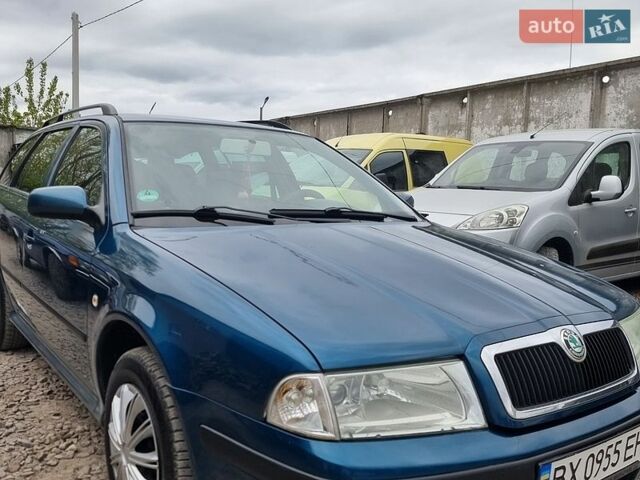 Синий Шкода Октавия, объемом двигателя 1.6 л и пробегом 284 тыс. км за 3550 $, фото 1 на Automoto.ua