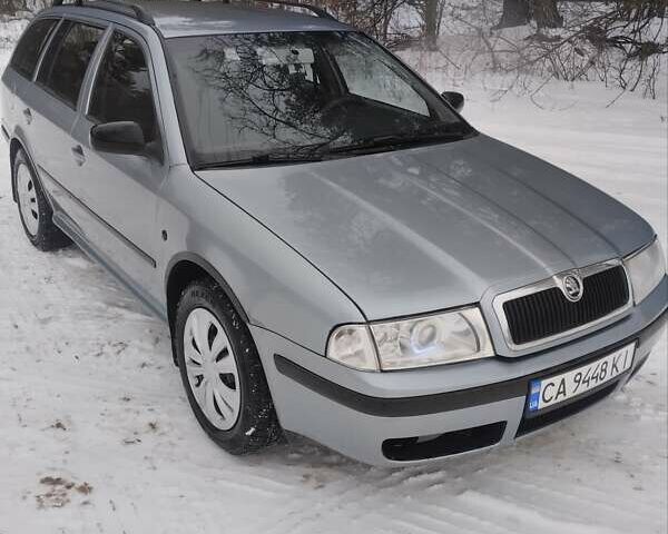 Синій Шкода Октавія, об'ємом двигуна 1.9 л та пробігом 311 тис. км за 4300 $, фото 1 на Automoto.ua