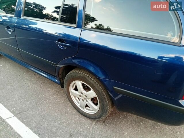 Синий Шкода Октавия, объемом двигателя 1.98 л и пробегом 206 тыс. км за 4500 $, фото 1 на Automoto.ua