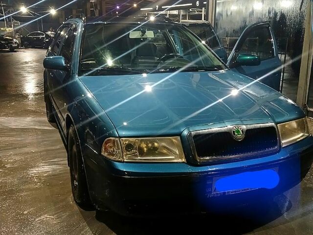 Синий Шкода Октавия, объемом двигателя 1.8 л и пробегом 406 тыс. км за 4500 $, фото 1 на Automoto.ua