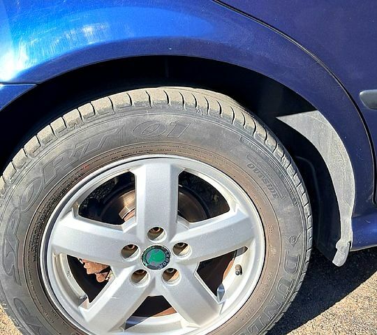 Синій Шкода Октавія, об'ємом двигуна 2 л та пробігом 204 тис. км за 4500 $, фото 1 на Automoto.ua