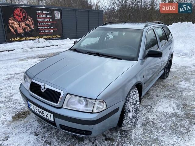 Синий Шкода Октавия, объемом двигателя 1.9 л и пробегом 382 тыс. км за 4400 $, фото 1 на Automoto.ua