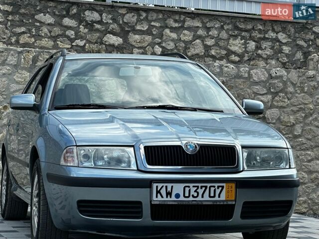 Синий Шкода Октавия, объемом двигателя 1.6 л и пробегом 279 тыс. км за 4500 $, фото 1 на Automoto.ua