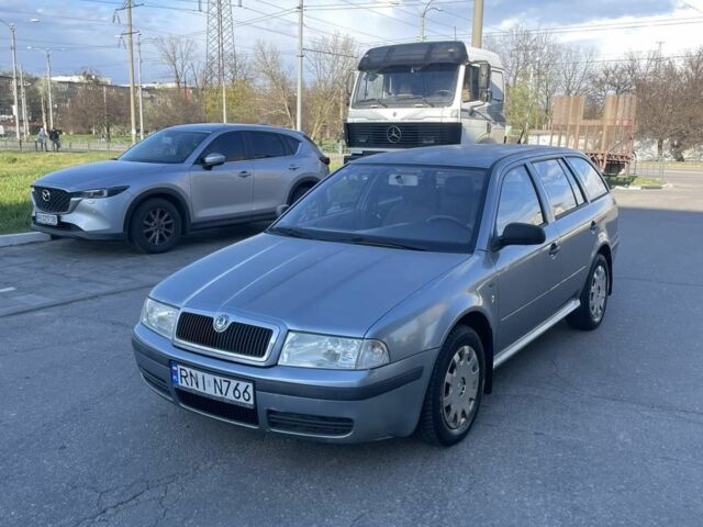 Синий Шкода Октавия, объемом двигателя 1.9 л и пробегом 360 тыс. км за 2370 $, фото 1 на Automoto.ua