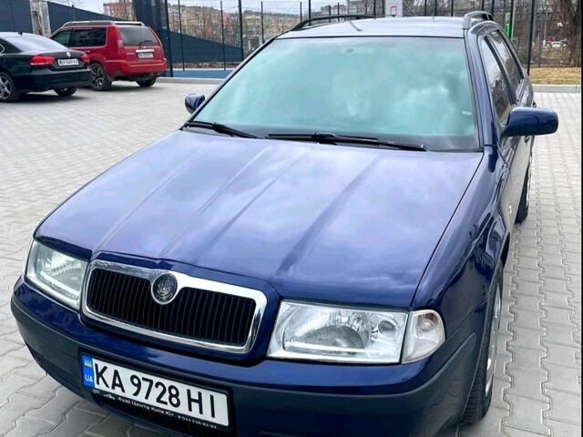 Синий Шкода Октавия, объемом двигателя 1.6 л и пробегом 409 тыс. км за 4400 $, фото 1 на Automoto.ua