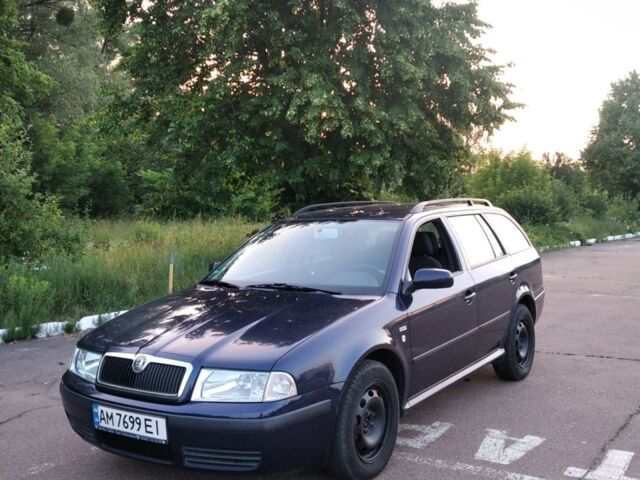 Синий Шкода Октавия, объемом двигателя 2 л и пробегом 265 тыс. км за 4500 $, фото 1 на Automoto.ua