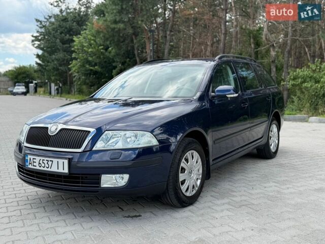 Синий Шкода Октавия, объемом двигателя 2 л и пробегом 201 тыс. км за 5200 $, фото 1 на Automoto.ua