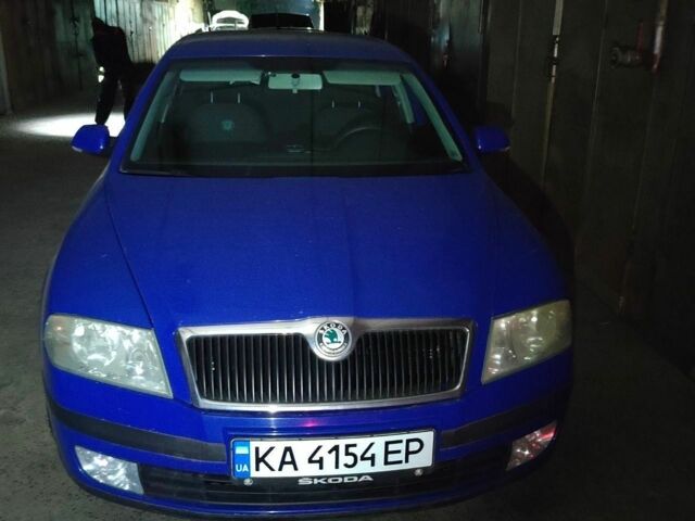 Синій Шкода Октавія, об'ємом двигуна 1.6 л та пробігом 300 тис. км за 5000 $, фото 1 на Automoto.ua