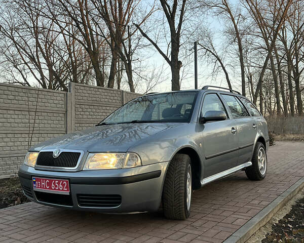Синий Шкода Октавия, объемом двигателя 1.6 л и пробегом 203 тыс. км за 5450 $, фото 1 на Automoto.ua