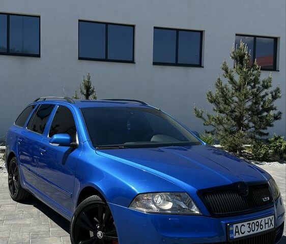 Синий Шкода Октавия, объемом двигателя 2 л и пробегом 255 тыс. км за 6499 $, фото 1 на Automoto.ua