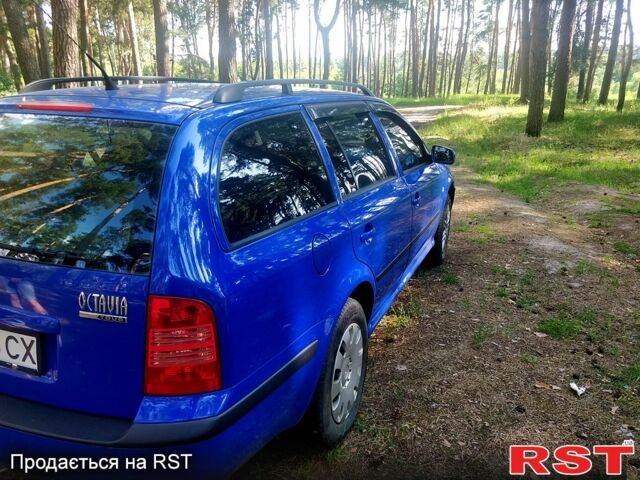 Синий Шкода Октавия, объемом двигателя 1.6 л и пробегом 200 тыс. км за 4800 $, фото 1 на Automoto.ua
