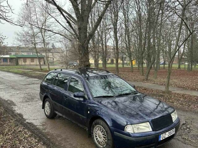 Синий Шкода Октавия, объемом двигателя 1.9 л и пробегом 380 тыс. км за 2300 $, фото 1 на Automoto.ua