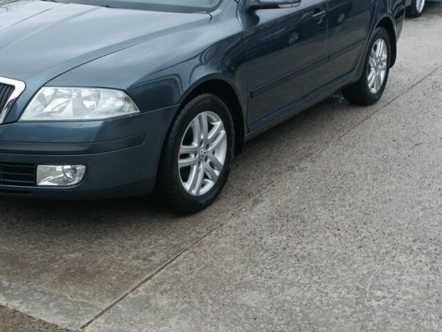 Синий Шкода Октавия, объемом двигателя 1.6 л и пробегом 242 тыс. км за 4300 $, фото 1 на Automoto.ua