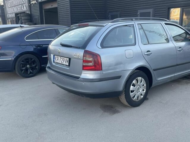 Синий Шкода Октавия, объемом двигателя 1.9 л и пробегом 330 тыс. км за 2650 $, фото 1 на Automoto.ua