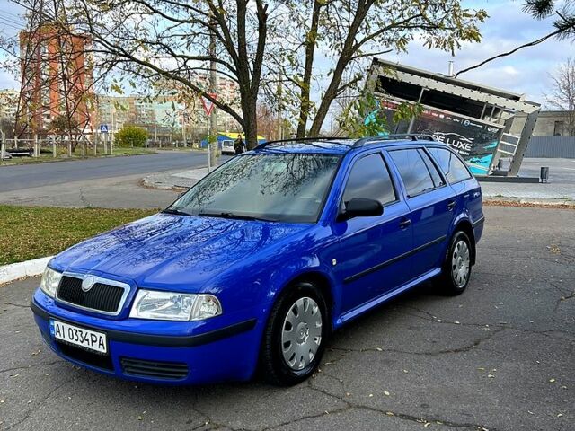 Синий Шкода Октавия, объемом двигателя 1.6 л и пробегом 371 тыс. км за 4200 $, фото 1 на Automoto.ua
