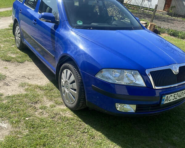 Синий Шкода Октавия, объемом двигателя 1.6 л и пробегом 213 тыс. км за 5300 $, фото 1 на Automoto.ua