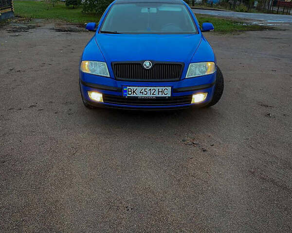 Синий Шкода Октавия, объемом двигателя 1.6 л и пробегом 260 тыс. км за 6300 $, фото 1 на Automoto.ua