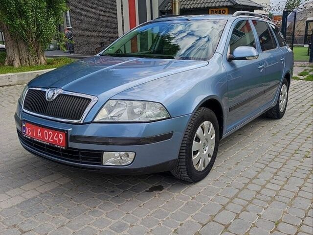 Синий Шкода Октавия, объемом двигателя 1.6 л и пробегом 215 тыс. км за 6500 $, фото 1 на Automoto.ua