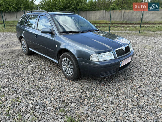 Синий Шкода Октавия, объемом двигателя 1.6 л и пробегом 273 тыс. км за 5300 $, фото 1 на Automoto.ua