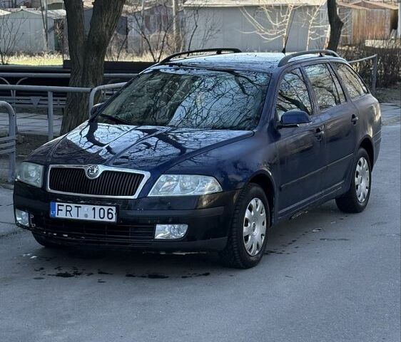 Синий Шкода Октавия, объемом двигателя 0 л и пробегом 500 тыс. км за 2250 $, фото 1 на Automoto.ua