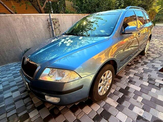 Синий Шкода Октавия, объемом двигателя 1.6 л и пробегом 269 тыс. км за 5700 $, фото 1 на Automoto.ua