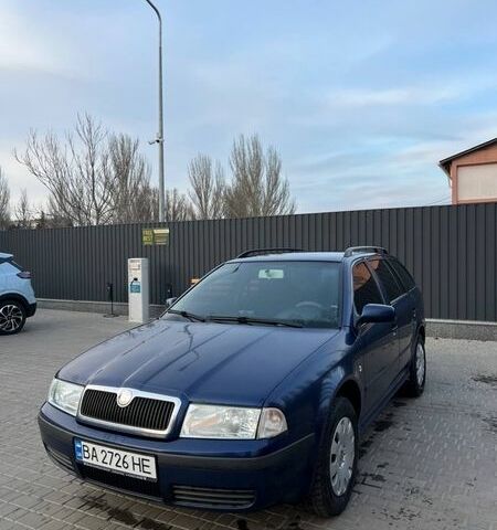 Синий Шкода Октавия, объемом двигателя 1.6 л и пробегом 255 тыс. км за 5600 $, фото 1 на Automoto.ua