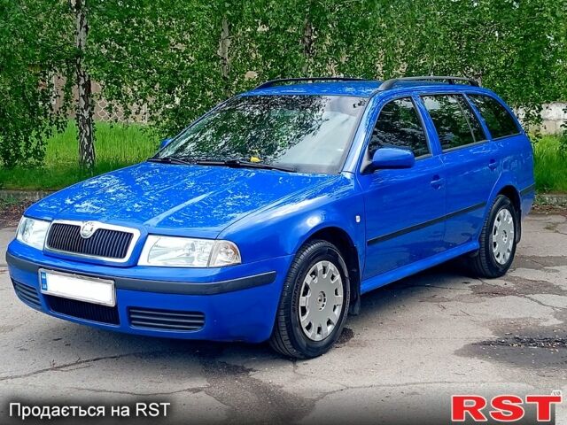 Синий Шкода Октавия, объемом двигателя 1.6 л и пробегом 248 тыс. км за 5200 $, фото 1 на Automoto.ua