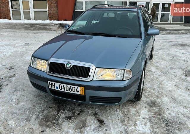 Синий Шкода Октавия, объемом двигателя 1.6 л и пробегом 172 тыс. км за 5799 $, фото 1 на Automoto.ua