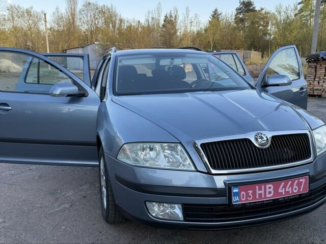 Синий Шкода Октавия, объемом двигателя 1.6 л и пробегом 190 тыс. км за 6800 $, фото 1 на Automoto.ua