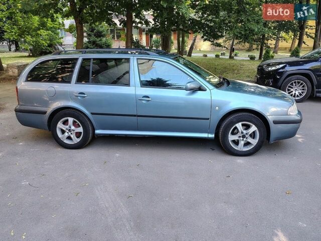 Синій Шкода Октавія, об'ємом двигуна 1.6 л та пробігом 333 тис. км за 5800 $, фото 1 на Automoto.ua