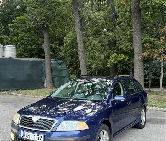 Синій Шкода Октавія, об'ємом двигуна 2 л та пробігом 300 тис. км за 2847 $, фото 1 на Automoto.ua