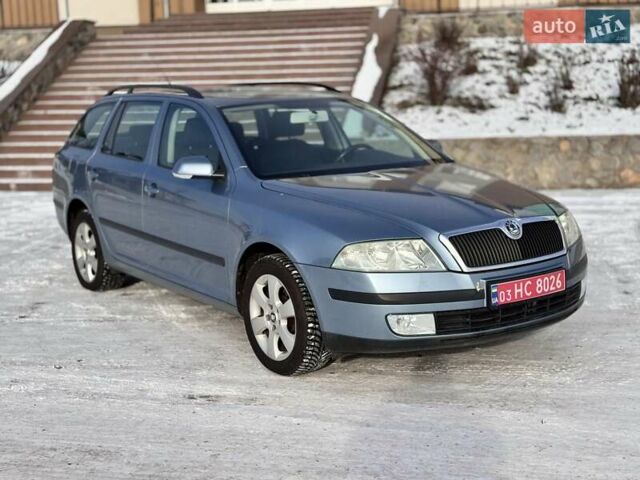 Синий Шкода Октавия, объемом двигателя 0 л и пробегом 190 тыс. км за 6400 $, фото 1 на Automoto.ua