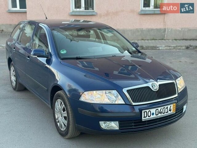Синий Шкода Октавия, объемом двигателя 1.6 л и пробегом 180 тыс. км за 6800 $, фото 1 на Automoto.ua
