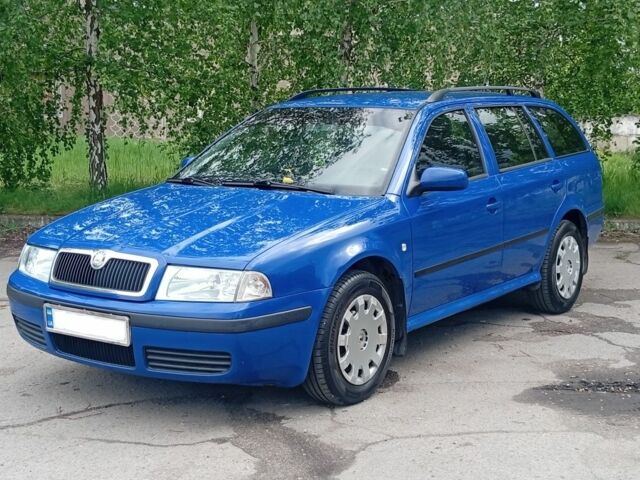 Синий Шкода Октавия, объемом двигателя 1 л и пробегом 248 тыс. км за 5200 $, фото 1 на Automoto.ua