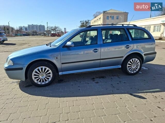 Синий Шкода Октавия, объемом двигателя 1.6 л и пробегом 165 тыс. км за 6100 $, фото 1 на Automoto.ua