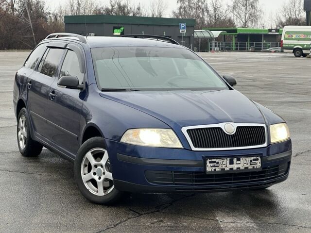 Синий Шкода Октавия, объемом двигателя 1.6 л и пробегом 246 тыс. км за 5500 $, фото 1 на Automoto.ua