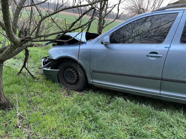 Синий Шкода Октавия, объемом двигателя 1.9 л и пробегом 300 тыс. км за 2500 $, фото 1 на Automoto.ua