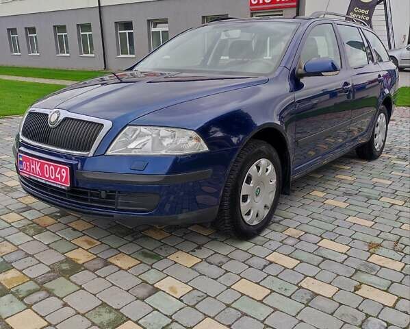 Синий Шкода Октавия, объемом двигателя 1.6 л и пробегом 220 тыс. км за 6500 $, фото 1 на Automoto.ua