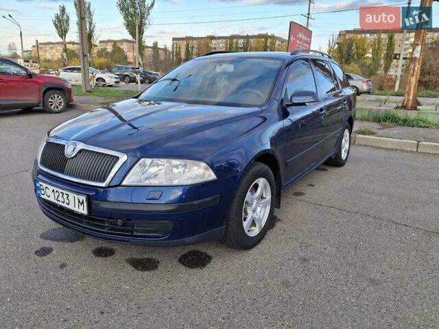 Синий Шкода Октавия, объемом двигателя 1.6 л и пробегом 247 тыс. км за 6000 $, фото 1 на Automoto.ua