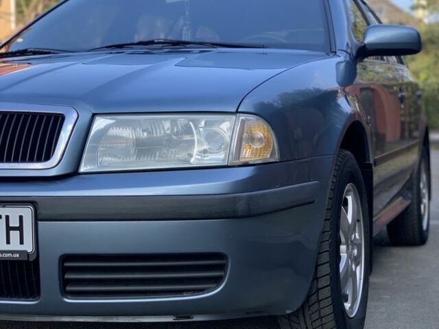 Синий Шкода Октавия, объемом двигателя 1.6 л и пробегом 250 тыс. км за 6100 $, фото 1 на Automoto.ua