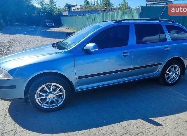 Синий Шкода Октавия, объемом двигателя 2 л и пробегом 151 тыс. км за 8500 $, фото 1 на Automoto.ua