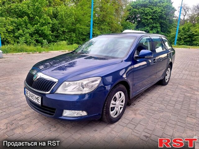 Синий Шкода Октавия, объемом двигателя 1.6 л и пробегом 206 тыс. км за 6100 $, фото 1 на Automoto.ua