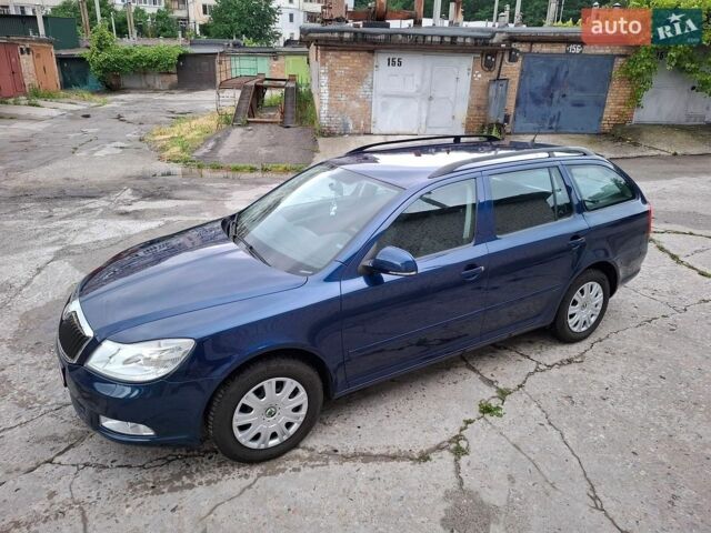 Синій Шкода Октавія, об'ємом двигуна 1.6 л та пробігом 220 тис. км за 7999 $, фото 1 на Automoto.ua