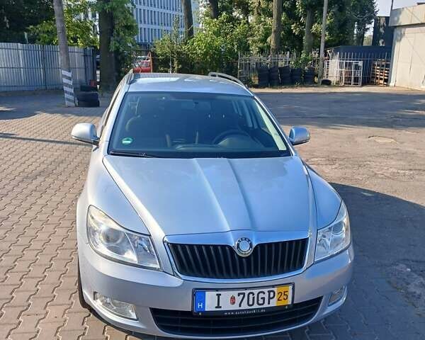 Синій Шкода Октавія, об'ємом двигуна 1.6 л та пробігом 282 тис. км за 7200 $, фото 1 на Automoto.ua