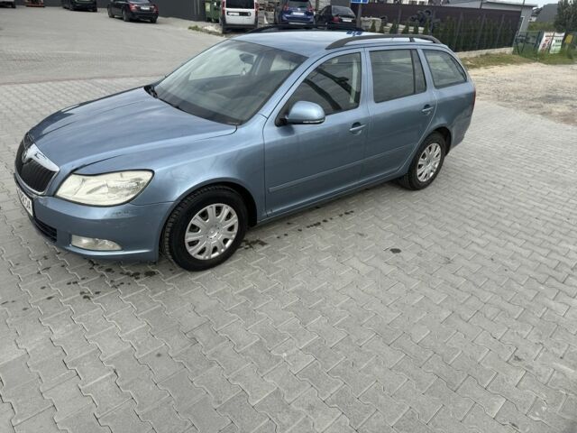 Синий Шкода Октавия, объемом двигателя 1.34 л и пробегом 220 тыс. км за 5500 $, фото 1 на Automoto.ua