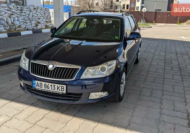 Синий Шкода Октавия, объемом двигателя 1.6 л и пробегом 236 тыс. км за 7900 $, фото 1 на Automoto.ua