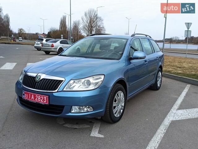 Синий Шкода Октавия, объемом двигателя 1.6 л и пробегом 174 тыс. км за 8900 $, фото 1 на Automoto.ua