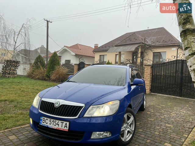 Синій Шкода Октавія, об'ємом двигуна 1.6 л та пробігом 299 тис. км за 6299 $, фото 1 на Automoto.ua