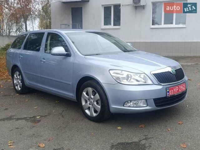 Синий Шкода Октавия, объемом двигателя 1.8 л и пробегом 227 тыс. км за 7800 $, фото 1 на Automoto.ua